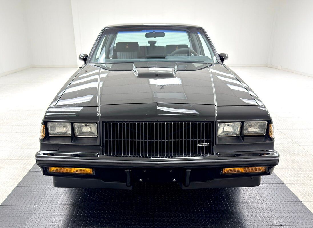 Buick-Regal-1987-Black-Gray-15867-7