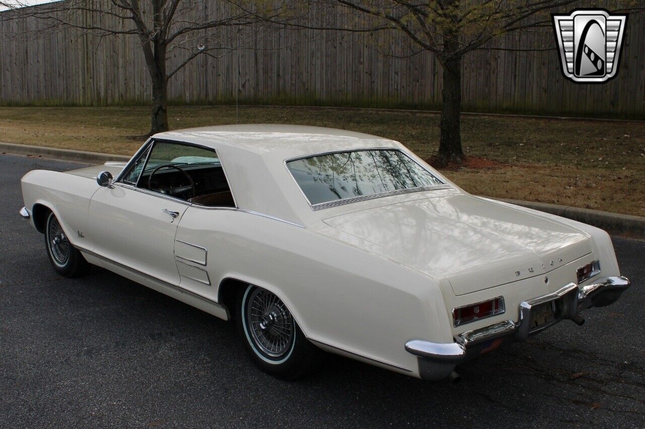 Buick-Riviera-1963-White-Brown-150459-3