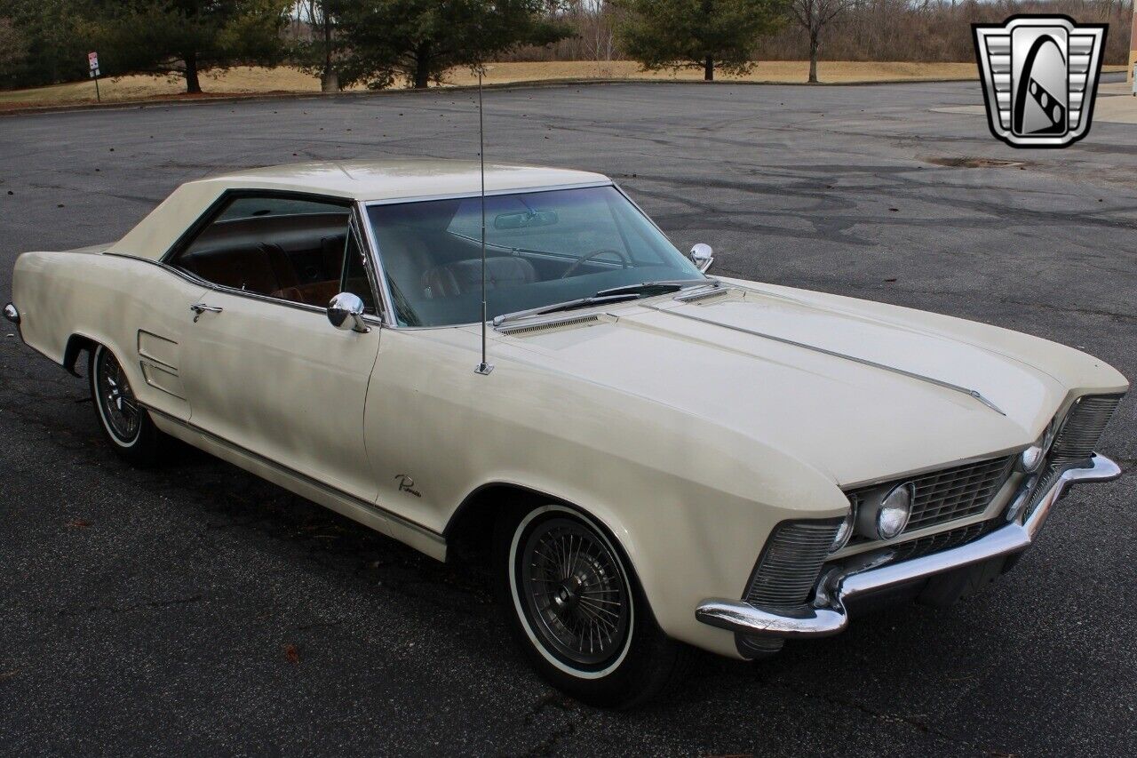 Buick-Riviera-1963-White-Brown-150459-6