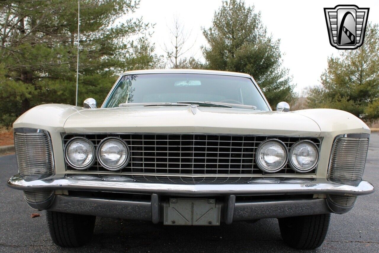 Buick-Riviera-1963-White-Brown-150459-8