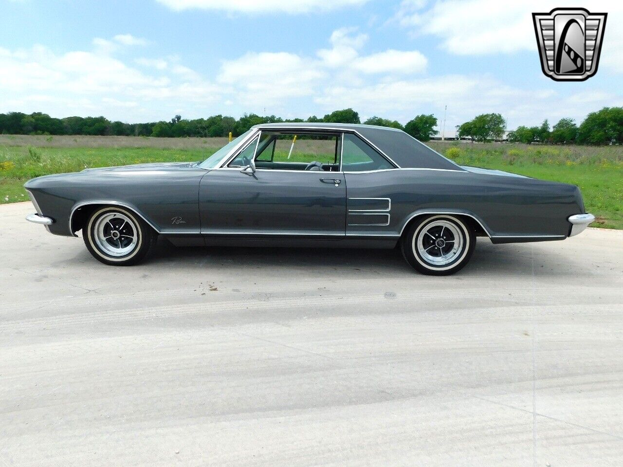 Buick-Riviera-1964-Gray-Gray-74918-3