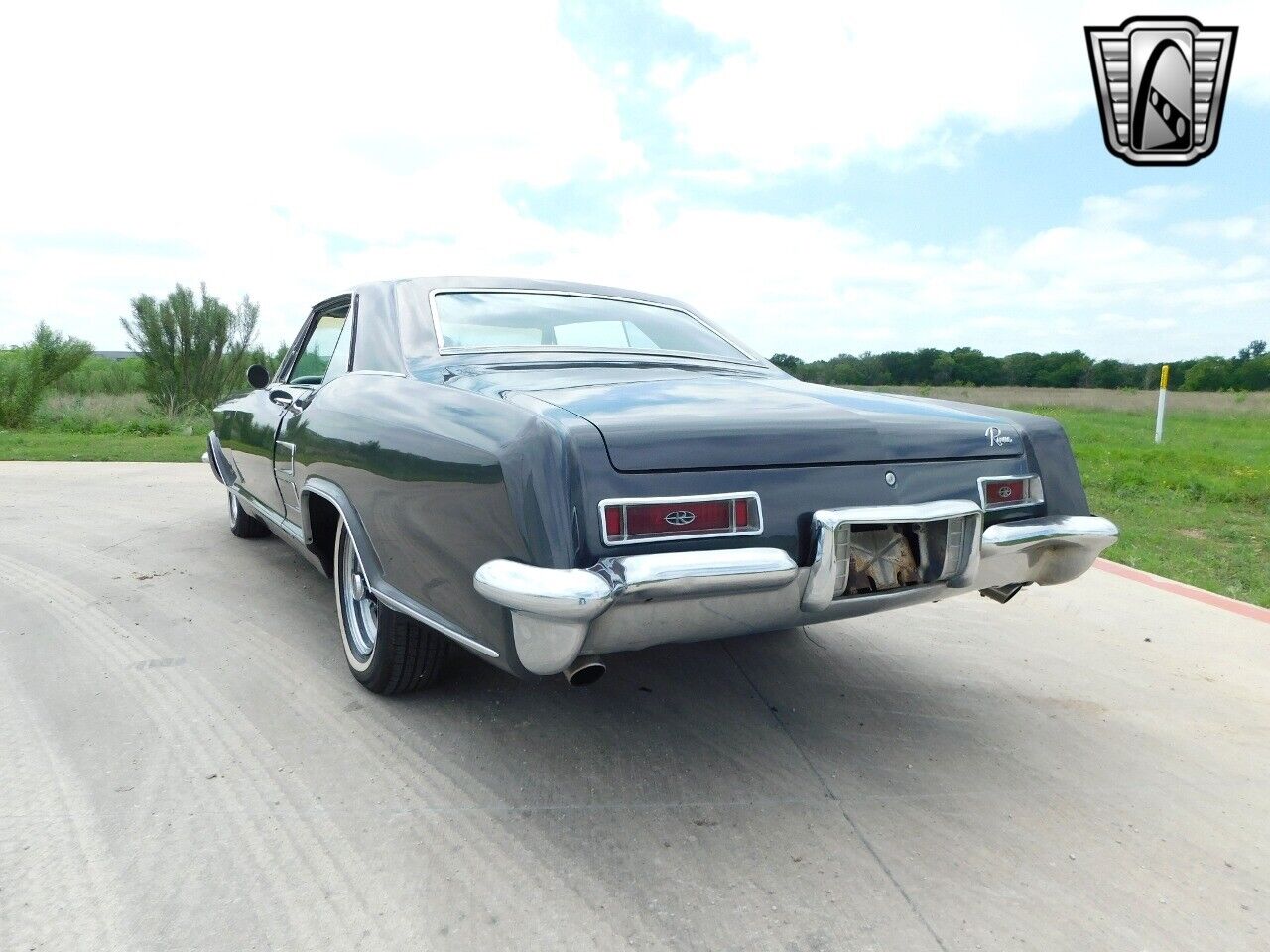 Buick-Riviera-1964-Gray-Gray-74918-4