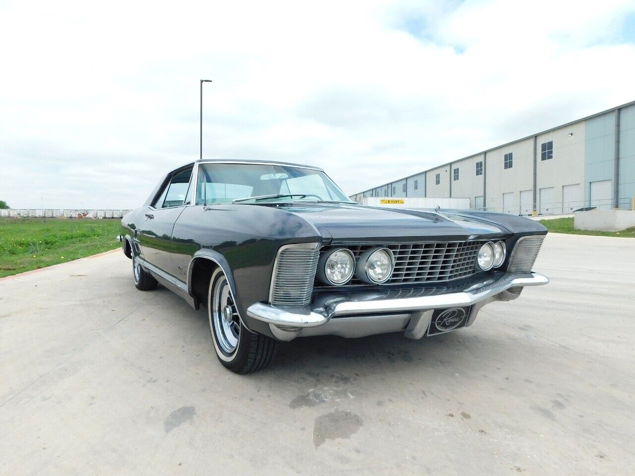 Buick-Riviera-1964-Gray-Gray-74918-8