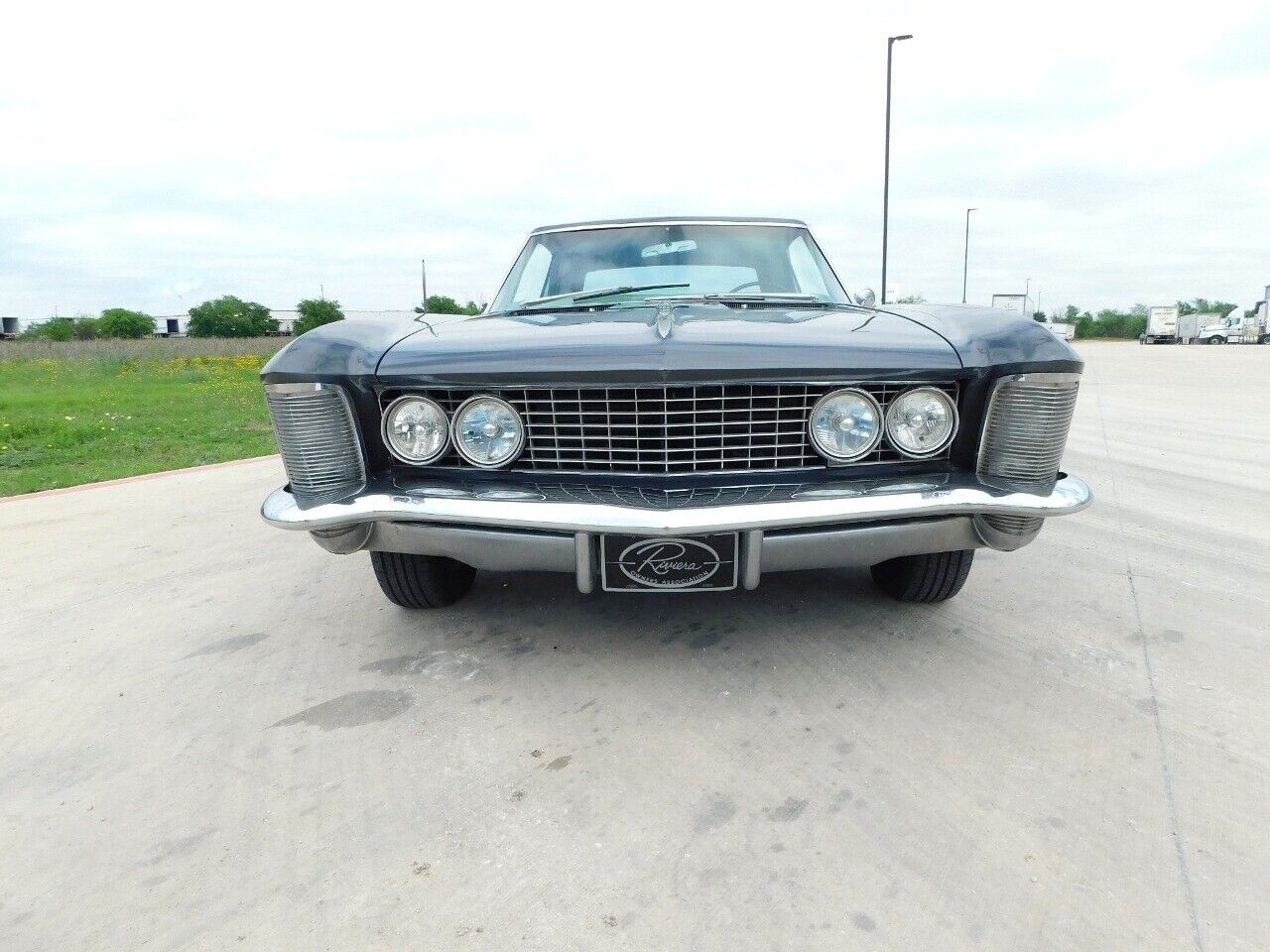 Buick-Riviera-1964-Gray-Gray-74918-9