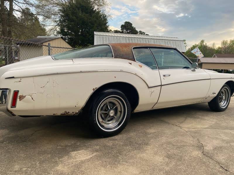 Buick-Riviera-1972-white-84008-1