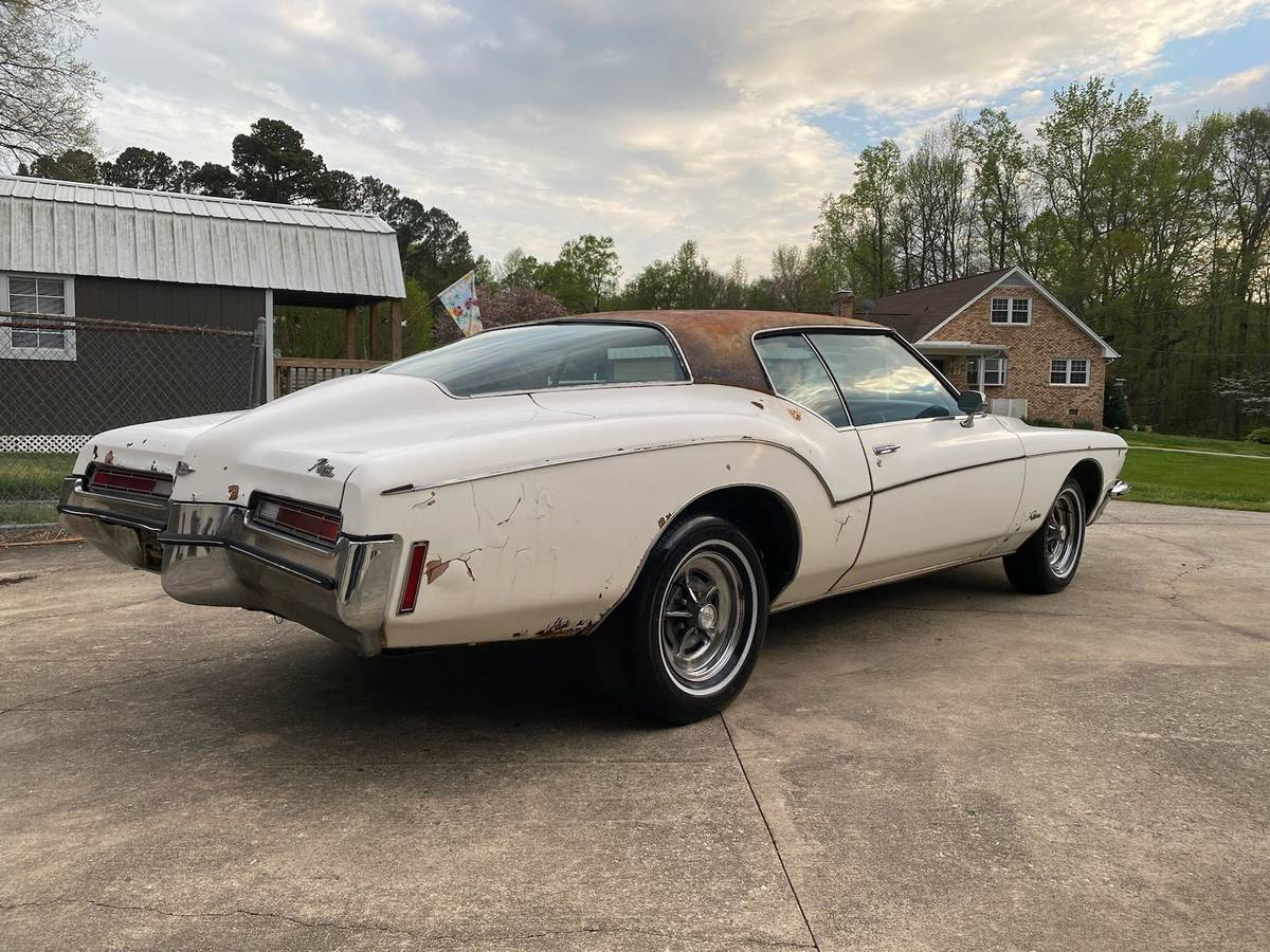 Buick-Riviera-1972-white-84008-5