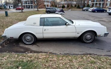 Buick-Riviera-1985-86904-1