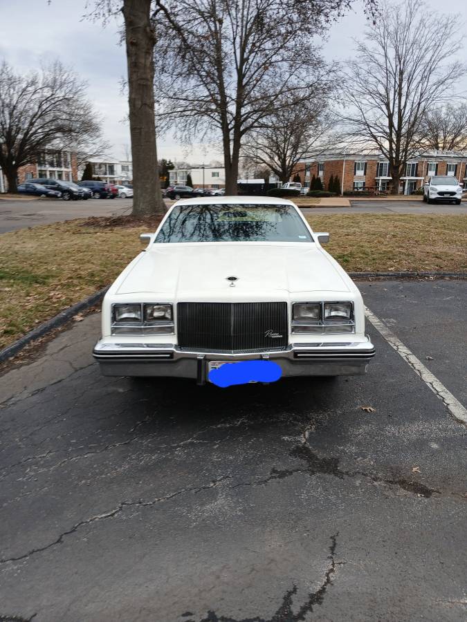 Buick-Riviera-1985-86904-2