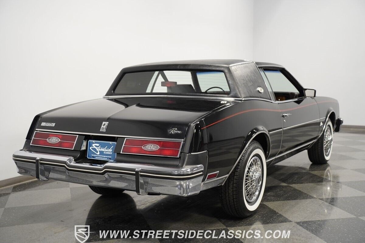 Buick-Riviera-1985-Black-Red-52891-10