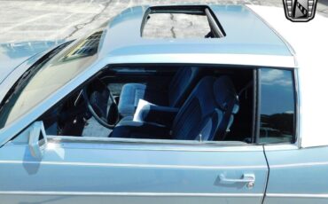 Buick-Riviera-1985-Blue-Blue-110490-11