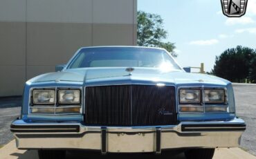 Buick-Riviera-1985-Blue-Blue-110490-7