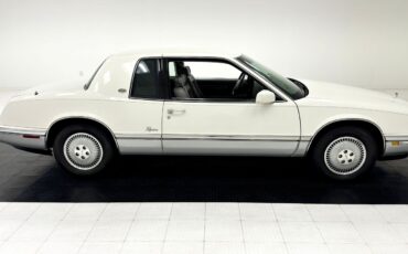 Buick-Riviera-1992-White-Gray-62587-5