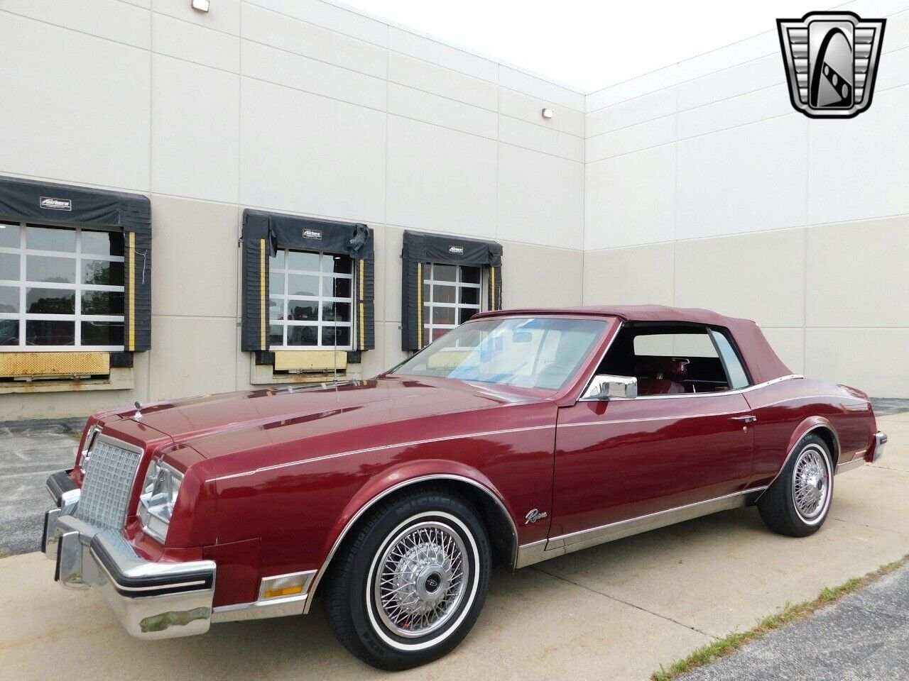 Buick-Riviera-Cabriolet-1982-Burgundy-Burgundy-9051-5