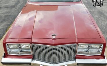 Buick-Riviera-Cabriolet-1982-Burgundy-Burgundy-9051-9