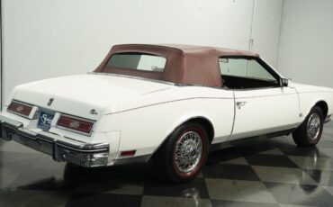 Buick-Riviera-Cabriolet-1983-White-Burgundy-116872-10