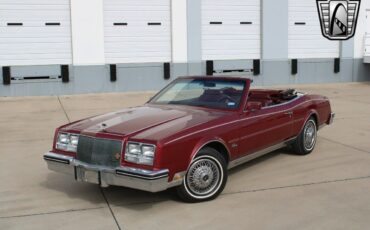 Buick-Riviera-Cabriolet-1984-Maroon-Maroon-58300-2