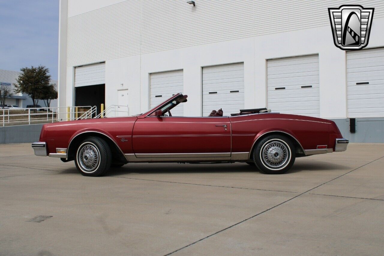 Buick-Riviera-Cabriolet-1984-Maroon-Maroon-58300-3