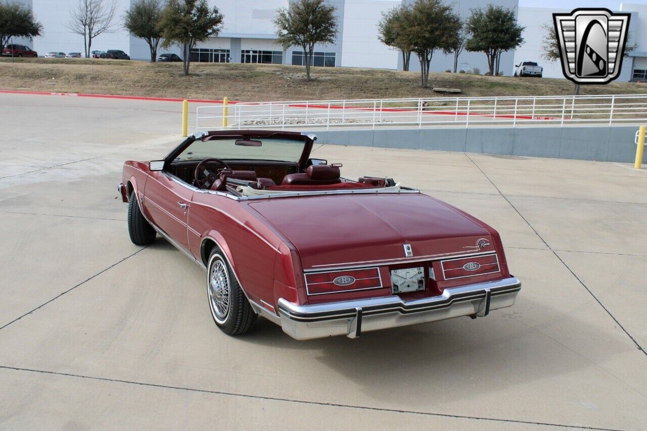 Buick-Riviera-Cabriolet-1984-Maroon-Maroon-58300-4