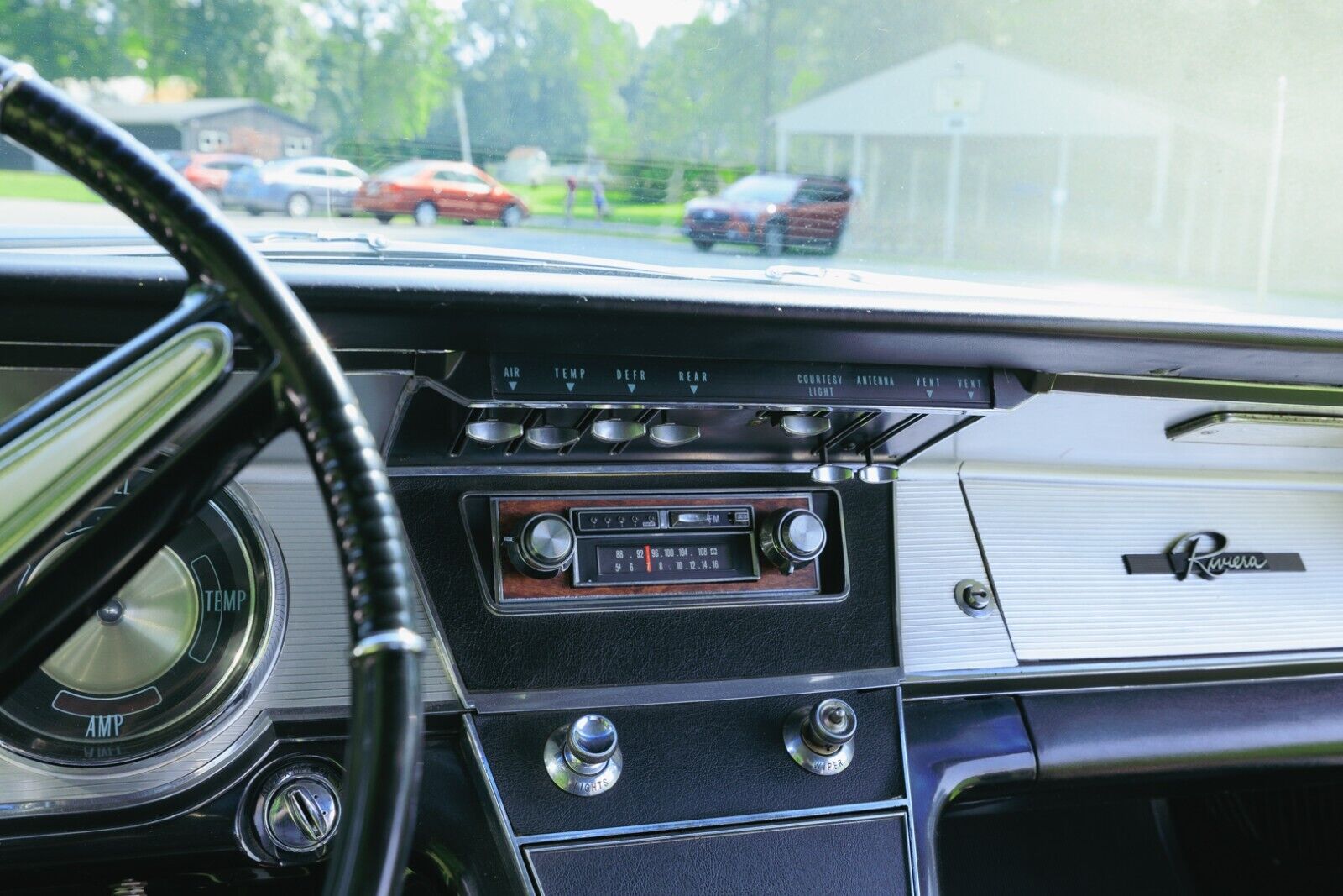 Buick-Riviera-Coupe-1963-Black-Black-30497-16