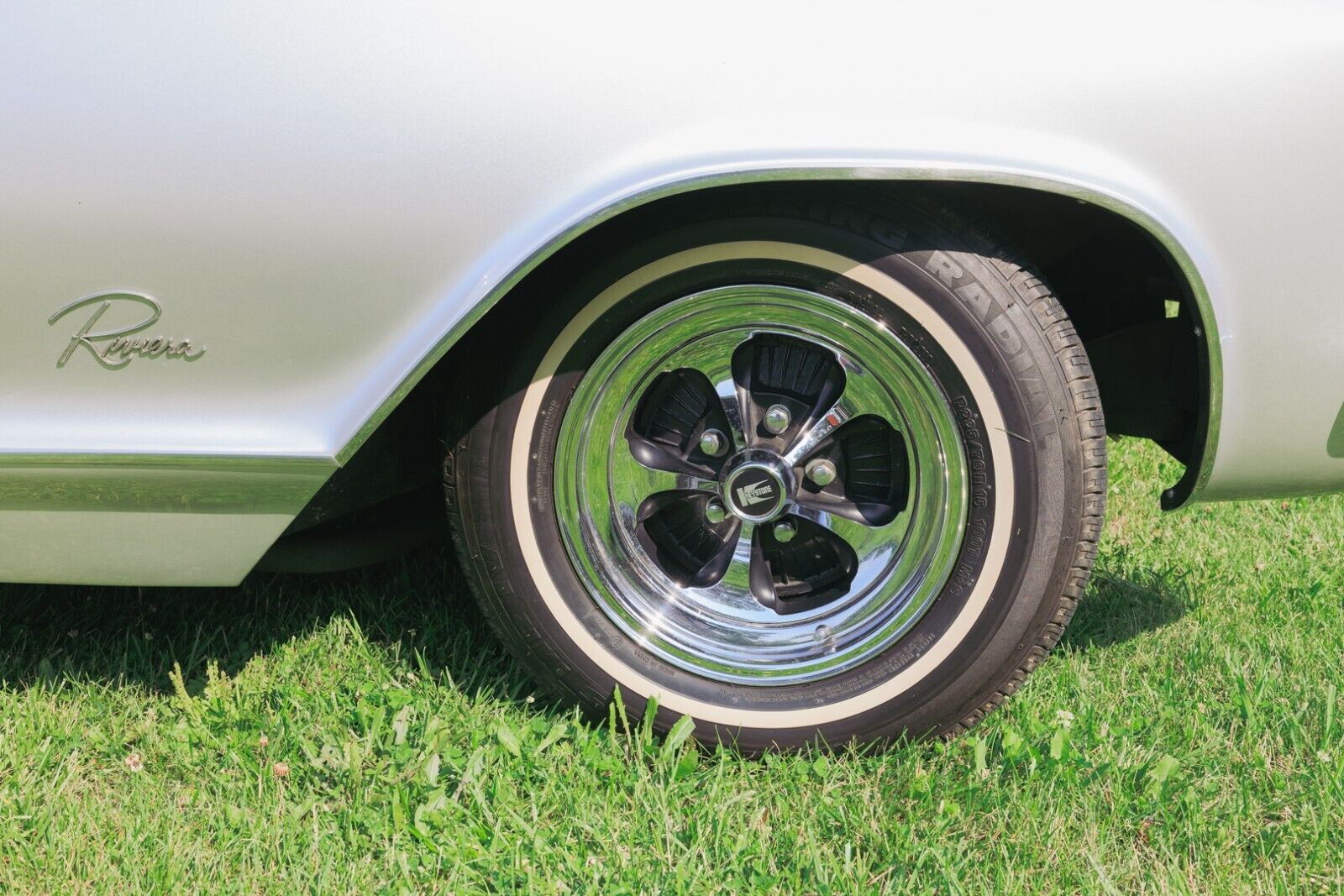 Buick-Riviera-Coupe-1963-Black-Black-30497-8