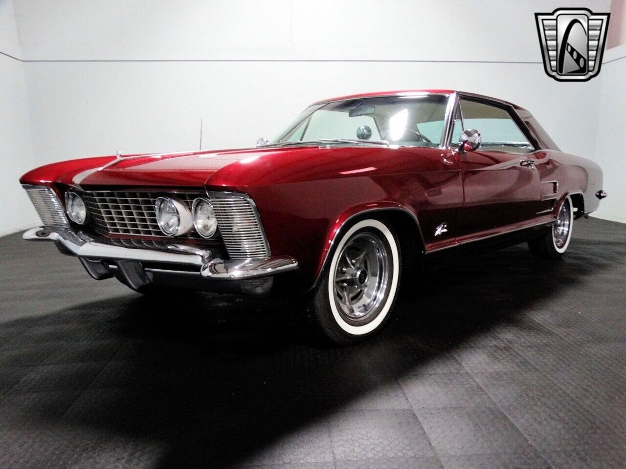 Buick-Riviera-Coupe-1963-Burgundy-Ivory-2742-3