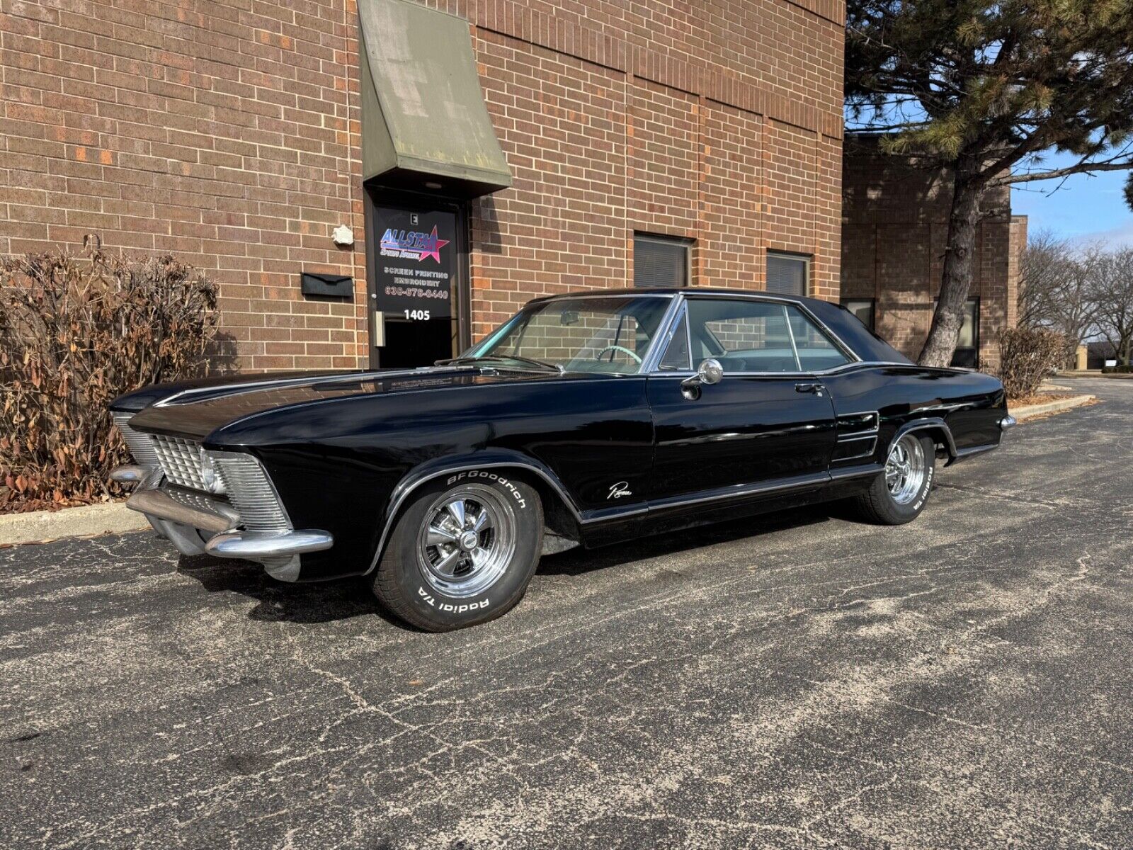 Buick-Riviera-Coupe-1964-Black-Beige-148684-1