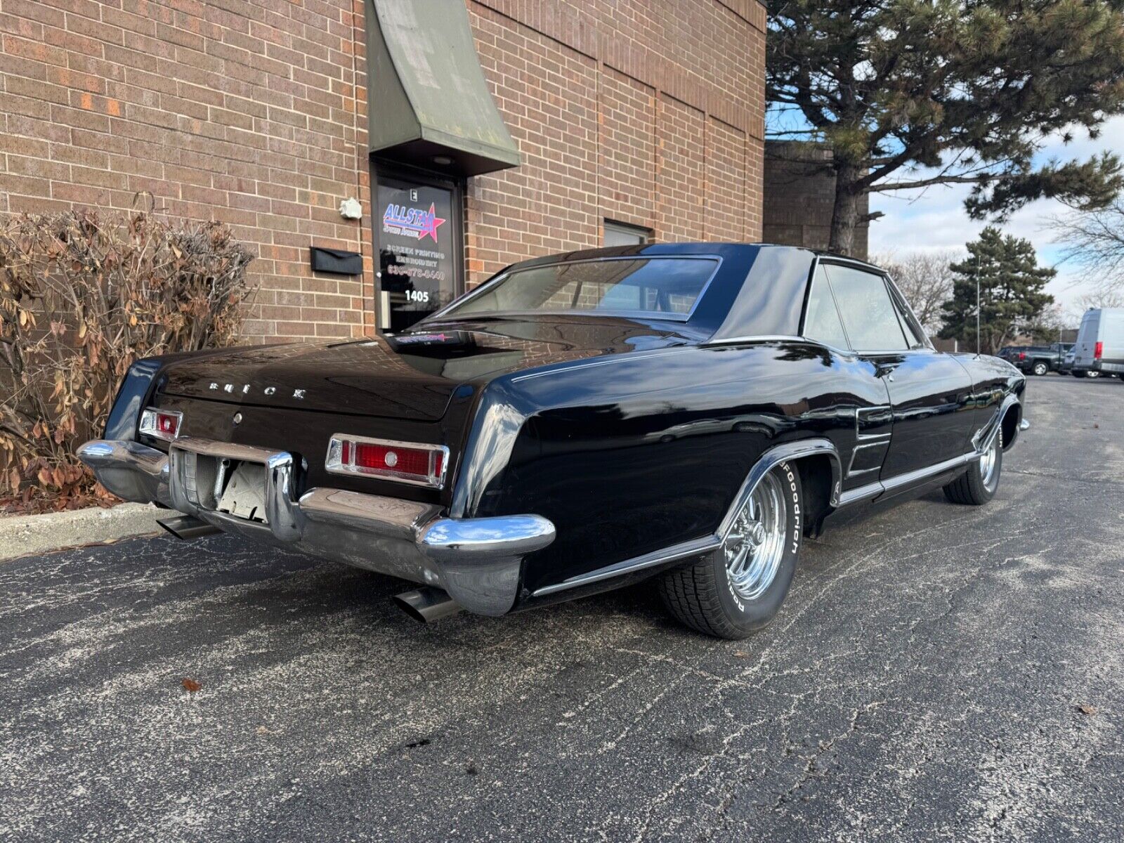 Buick-Riviera-Coupe-1964-Black-Beige-148684-10