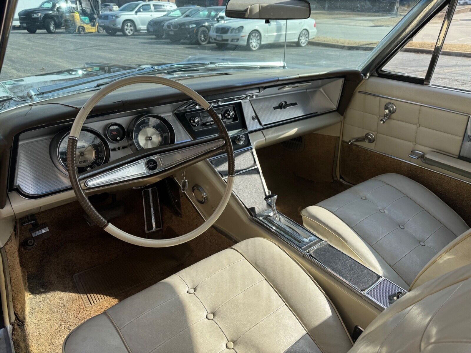 Buick-Riviera-Coupe-1964-Black-Beige-148684-21