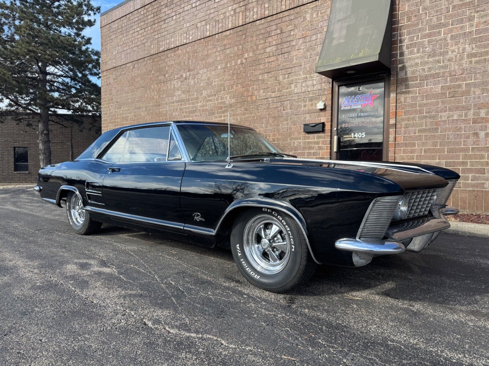 Buick-Riviera-Coupe-1964-Black-Beige-148684-7