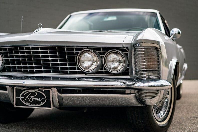 Buick-Riviera-Coupe-1964-Silver-Black-86090-3