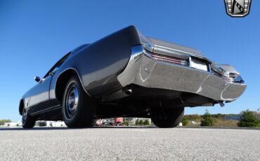 Buick-Riviera-Coupe-1967-Gray-Black-115478-4