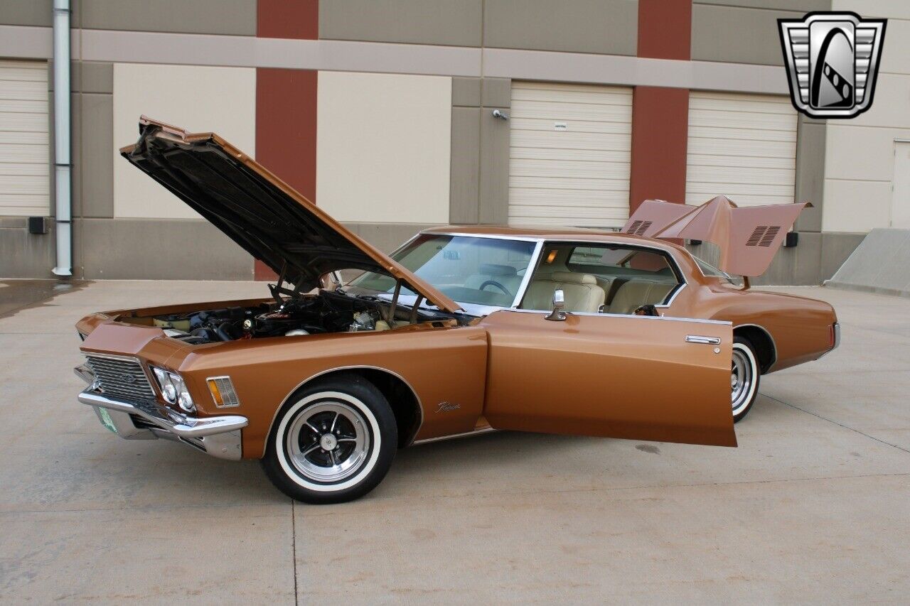 Buick-Riviera-Coupe-1971-Gold-Cream-106687-11