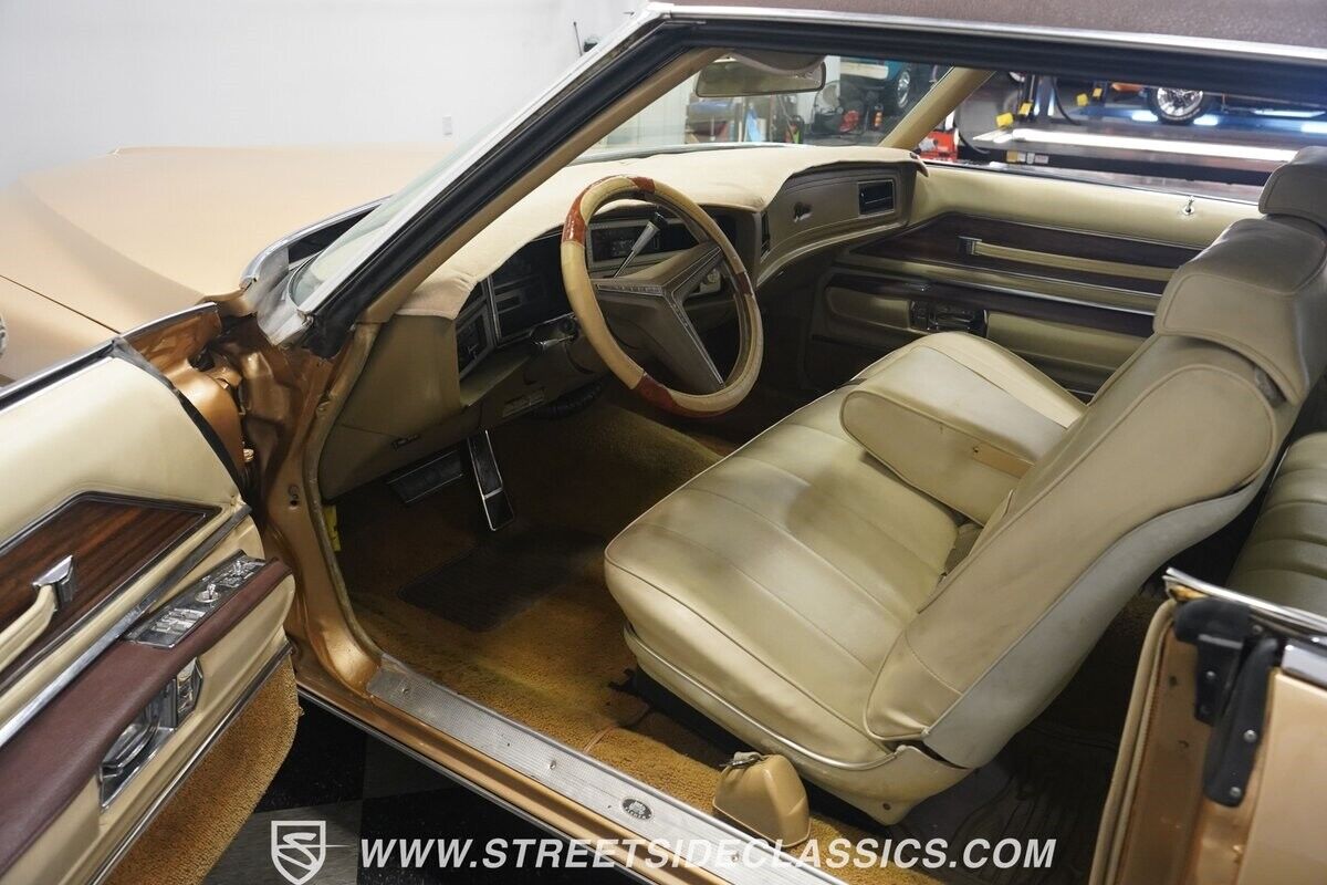 Buick-Riviera-Coupe-1971-Gold-Sandal-Wood-142660-4