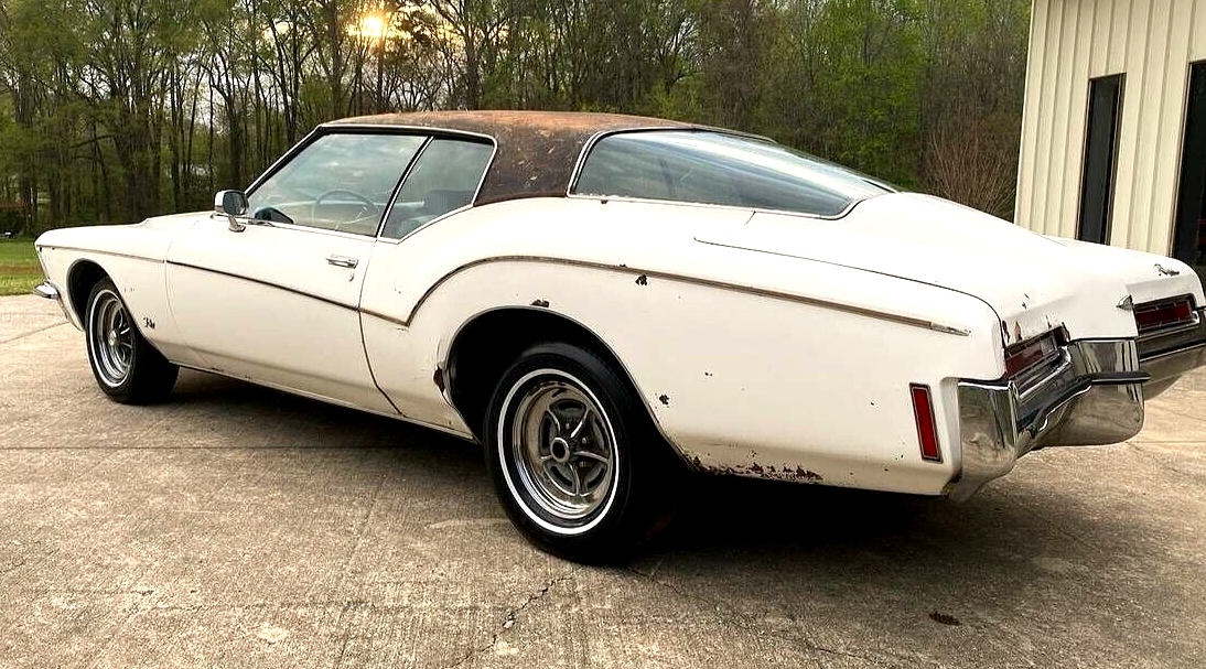 Buick-Riviera-Coupe-1972-White-Blue-83866-2