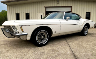 Buick Riviera  year1}