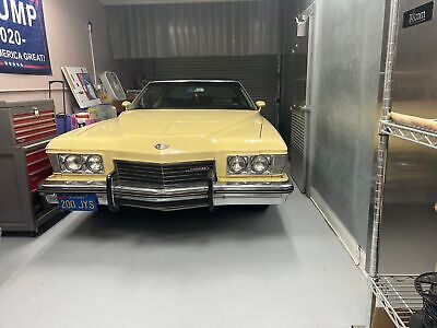 Buick-Riviera-Coupe-1973-Yellow-White-111045-1