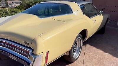 Buick-Riviera-Coupe-1973-Yellow-White-111045-2