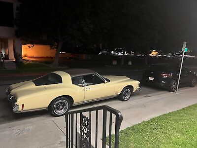 Buick-Riviera-Coupe-1973-Yellow-White-111045-3