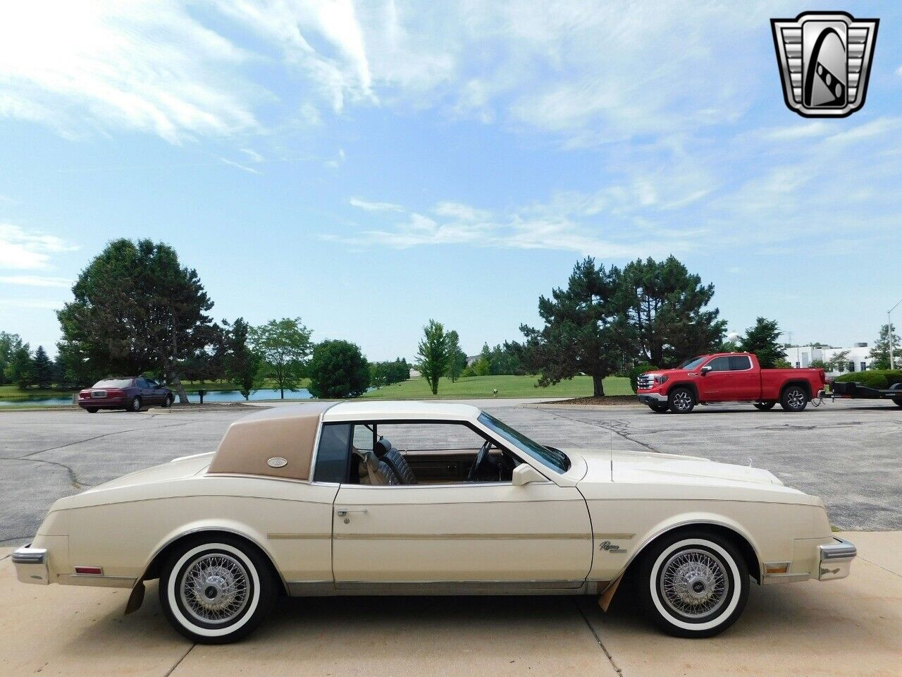 Buick-Riviera-Coupe-1981-Beige-Tan-122426-3