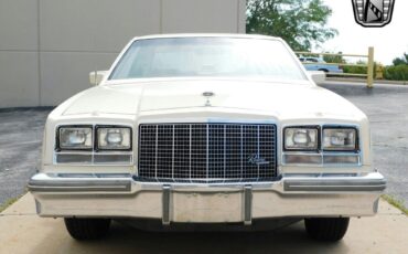 Buick-Riviera-Coupe-1981-Beige-Tan-122426-5