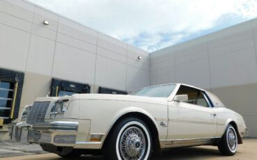 Buick-Riviera-Coupe-1981-Beige-Tan-122426-7