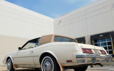 Buick-Riviera-Coupe-1981-Beige-Tan-122426-8