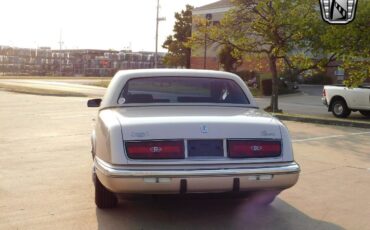 Buick-Riviera-Coupe-1989-Brown-Tan-99052-5