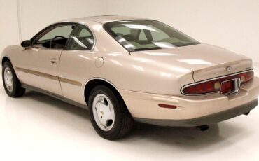 Buick-Riviera-Coupe-1995-Silver-Beige-49157-2