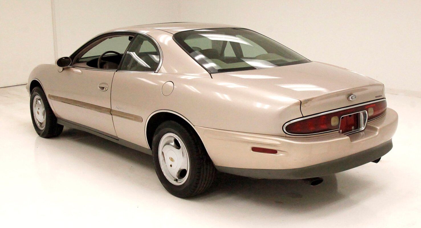 Buick-Riviera-Coupe-1995-Silver-Beige-49157-2