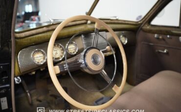 Buick-Roadmaster-Berline-1940-Black-Tan-0-4