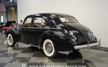 Buick-Roadmaster-Berline-1940-Black-Tan-0-7