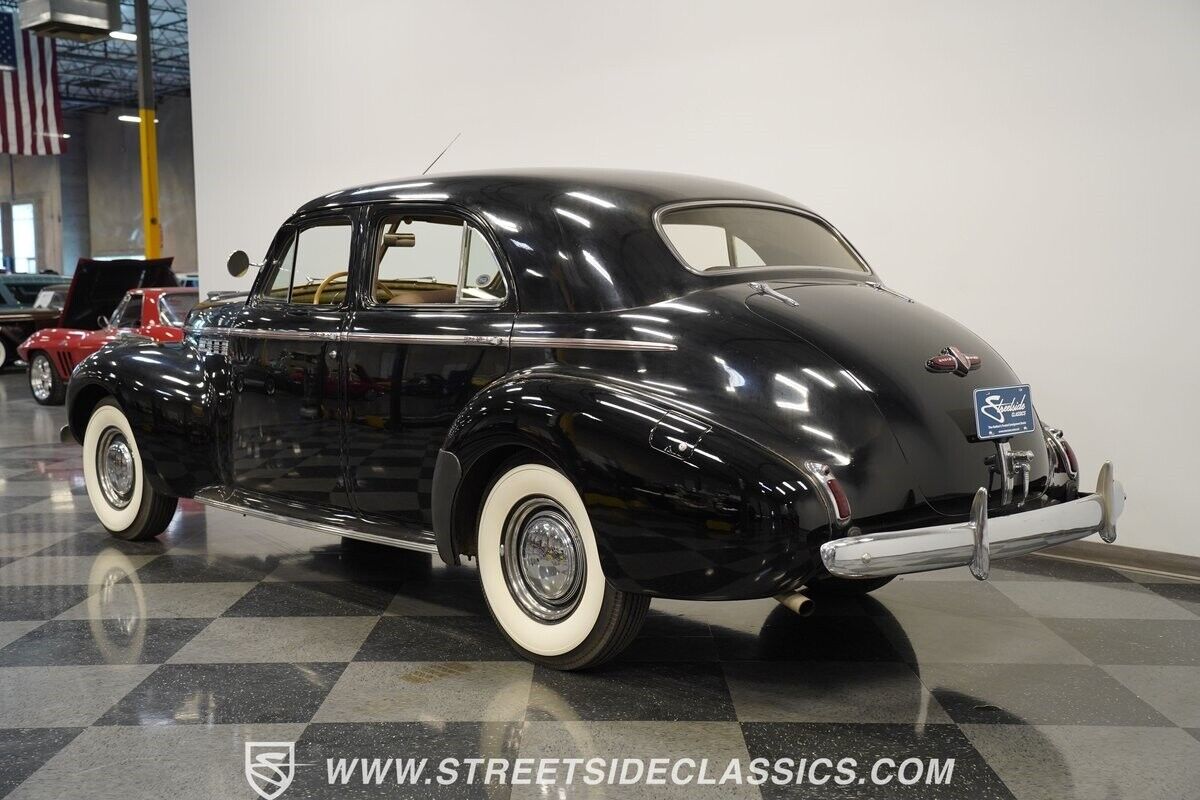 Buick-Roadmaster-Berline-1940-Black-Tan-0-7