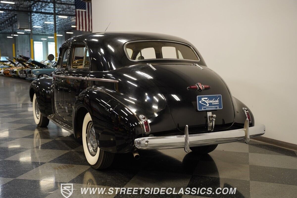 Buick-Roadmaster-Berline-1940-Black-Tan-0-8