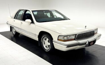 Buick-Roadmaster-Berline-1993-White-Blue-151700-6